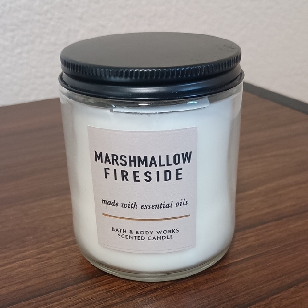 Bath & Body Works Marshmallow Fireside Candle